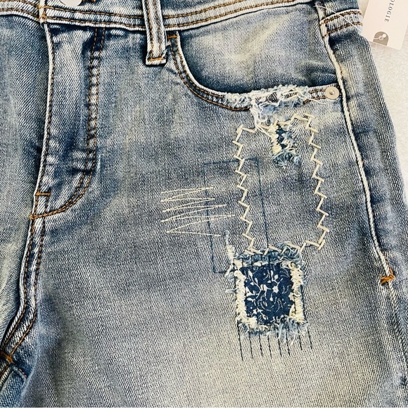Anthropologie PILCRO Slim Boyfriend shorts - Picture 3 of 9